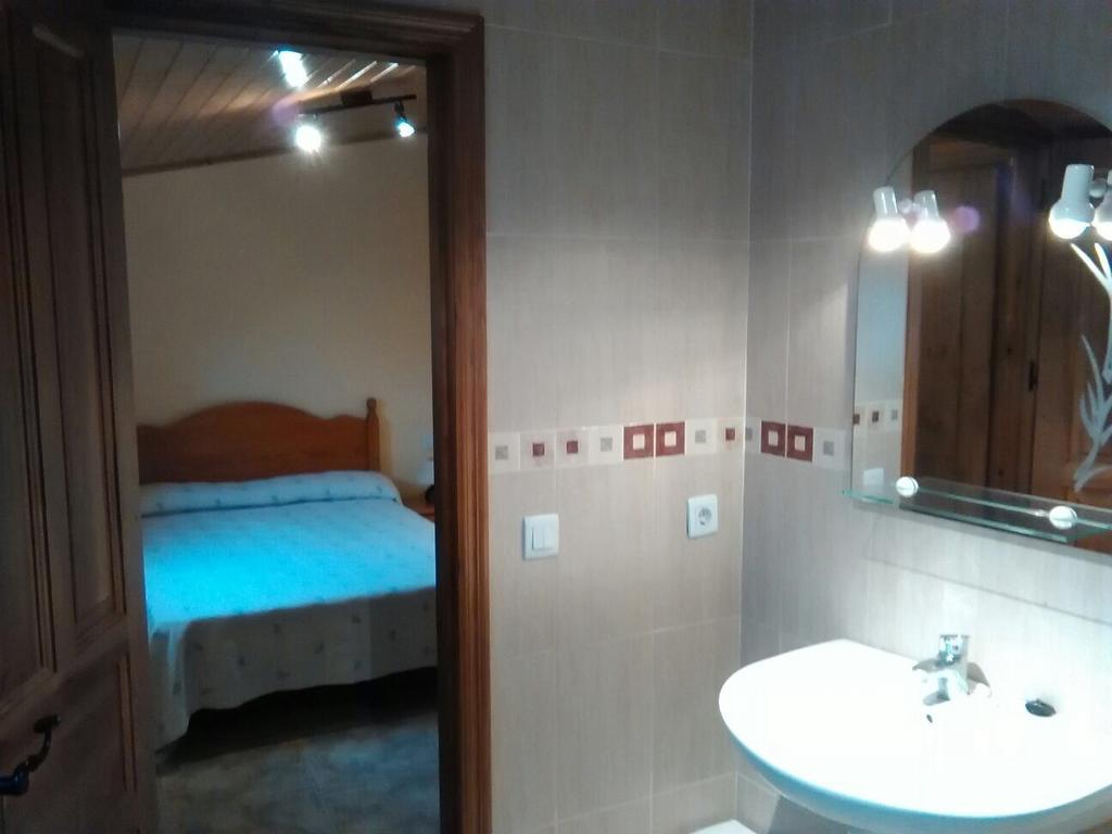 Apartamentos Turisticos Rosario Camarena de la Sierra Zimmer foto